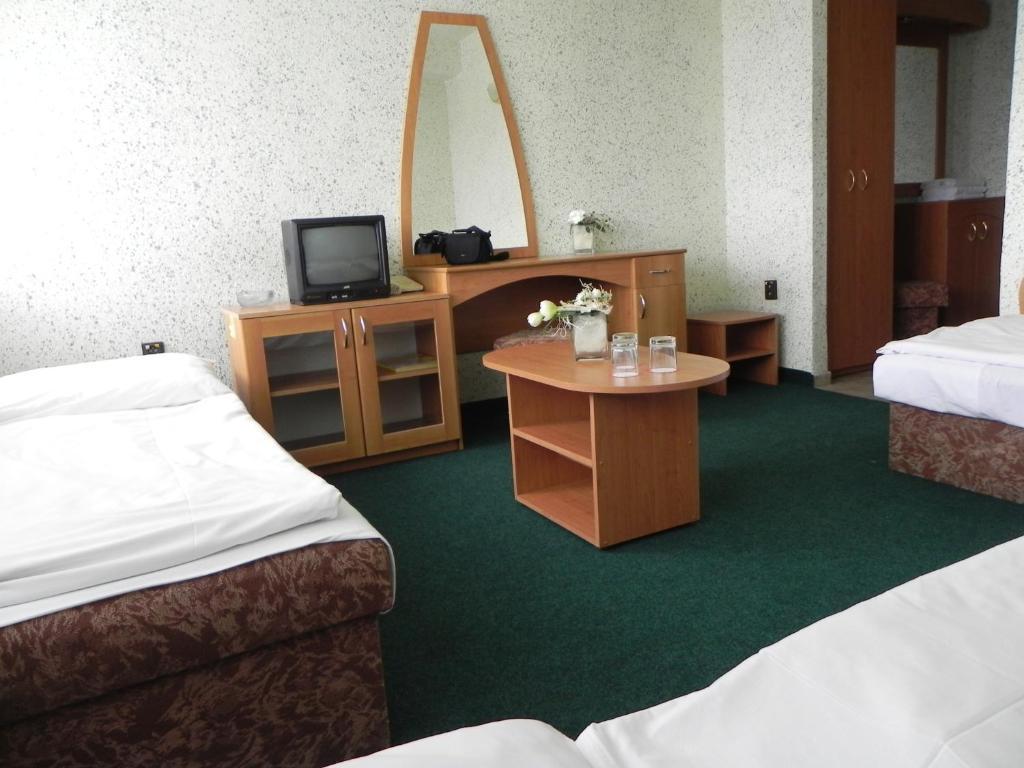 Garni Hotel Junior Bratislava Kamer foto